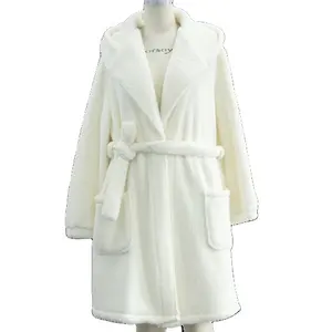 高品质个性化100涤纶白色浴袍女式带兜帽厚保暖带口袋睡袍