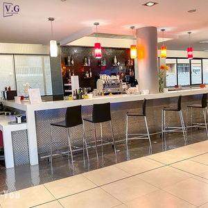 كاونتر استقبال مخصص بتصميم عصري من مادة الكوريان الجديدة مع 10 مقاعد لردهة الفندق والصالة - Product Image 2