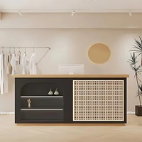 Comptoir de réception personnalisé en bois MDF durable et écologique pour magasin de mode et de beauté avec éclairage LED et garantie de 3 ans