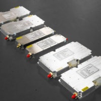 Amplificador de Potencia de Estado Sólido Personalizado de 10W-20KW, 2000-6000Mhz, 25W, Módulo de Amplificador de Potencia RF GaN para Electrónica Automotriz