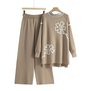 Traje de suéter floral bordado de estilo occidental para mujer, nuevo, informal, holgado, de longitud completa, antiarrugas, para primavera y otoño. - Product Image 1
