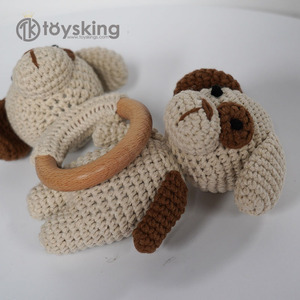 100% hecho a mano Amigurumi lindo cachorro <span class=keywords><strong>perro</strong></span> ganchillo juguete suave sonajero de <span class=keywords><strong>madera</strong></span> <span class=keywords><strong>mordedor</strong></span> infantil - Product Image 2