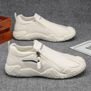 Zapatillas de malla de nuevo estilo para hombre, modelo 2026 de verano, informales, transpirables, antideslizantes, con cordones, diseño cómodo, deportivas de una pieza. - Product Image 4