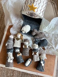 Crèche <span class=keywords><strong>vintage</strong></span> faite à la main en feutre de laine naturelle, ensemble de 7 pièces pour la décoration de Noël : Commerce équitable certifié et fait à la main - Product Image 6