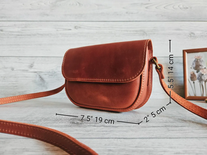 Bolso Bandolera de Cuero Personalizado para Mujer, Bolso Pequeño Hecho a Mano, Bolso de Hombro Marrón, Regalo para Ella - Product Image 4