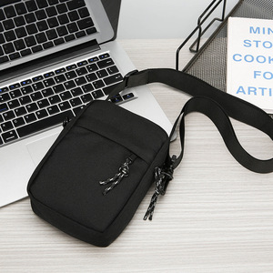 Sac Bandoulière Simple <span class=keywords><strong>Mini</strong></span> Personnalisé avec Logo, Sac Messager Étanche pour Hommes, Sac Poitrine Unisexe d'Extérieur avec Sangle Ajustable - Product Image 3