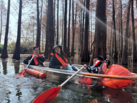Kayak Transparente para 2 Personas, Canoa Transparente de 3m, Bote en Tándem **con Asiento Negro** para Alquiler en Resorts y Turismo