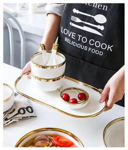 Service de table en céramique de luxe nordique à bord doré pour 2 à 8 personnes, vaisselle réutilisable pour la maison avec bols et assiettes - Product Image 4