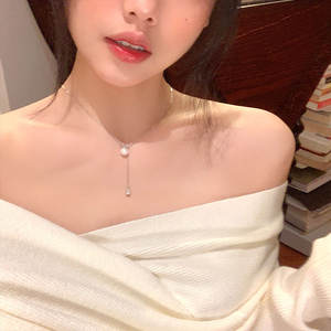 สร้อยคอพู่มุกแบบเรียบง่ายสำหรับผู้หญิง หรูหรา น้ำหนักเบา ดีไซน์หรูหรา เข้าได้กับทุกชุด สร้อยคอคล้องคอ สร้อยคอสำหรับใส่กับเสื้อสเวตเตอร์ - Product Image 4