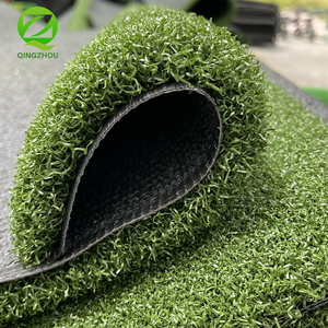Tapis de golf en <span class=keywords><strong>gazon</strong></span> synthétique QINGZHOU L015 avec matériau PP+PE et durée de vie de 8 ans pour les sols sportifs - Product Image 4
