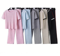Ensemble deux pièces décontracté et polyvalent pour femme : haut tricoté à manches courtes brodé et pantalon large – Vente en gros usine