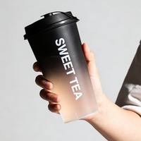 Gobelets en plastique jetables écologiques carrés en PE/PP de 16 oz, givrés, moulés par injection, avec couvercles froids et design personnalisé imprimé sur mesure, vente en gros
