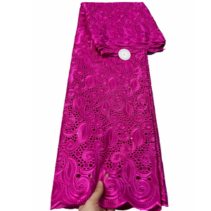 2025 plus récent en gros 100% <span class=keywords><strong>coton</strong></span> <span class=keywords><strong>suisse</strong></span> Voile brodé tissu africain blanc <span class=keywords><strong>coton</strong></span> <span class=keywords><strong>pagne</strong></span> sec tissu pour les femmes robe de soirée - Product Image 1