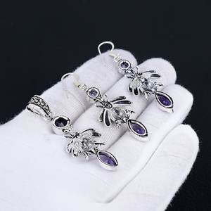 Pendentif artisanal en argent sterling 925 avec améthyste classique en forme de poire, serti clos, personnalisable, cadeau de Noël pour femme - Product Image 1