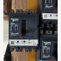 Disjoncteur à boîtier moulé Nsx250n Lv431830, nouveau système PLC d'automatisation industrielle programmable d'origine