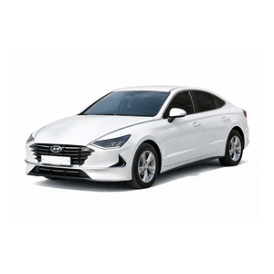 Voiture coréenne blanche 2020, berline moyenne à essence, phares LED, système de maintien au voie (LDWS), sièges chauffants et ventilés. - Product Image 1