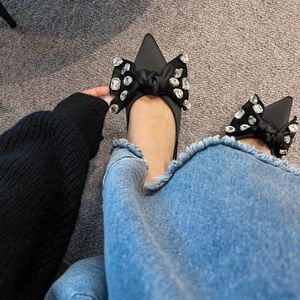 Nouvelles sandales plates pour femmes avec nœud papillon et cristaux, en tissu jean, sandales sans talon pour femmes et jeunes filles, chaussures plates, fabrication OEM - Product Image 3