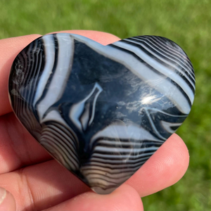 <b>Black</b> Agate <b>Heart</b> Polished Natural Stone Crystal Home Decor - Product Image 2