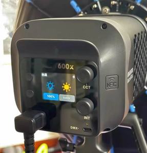 Lámpara de Video Amarann Halo 600X COB Bicolor de 600W Usada, Sin Soporte ni Aletas de Reflejo - Product Image 1