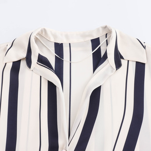 Chemise à manches longues à col rabattu, à rayures, à boutons, décontractée et tendance pour femmes, disponible en 4 coloris - Product Image 4