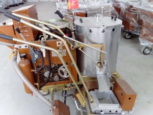 Máquina Autopropulsada Vibratoria para Marcado de Carreteras con Termoplástico, Trazador de Líneas Convexas con Accionamiento Hidráulico para Construcción - Product Image 1