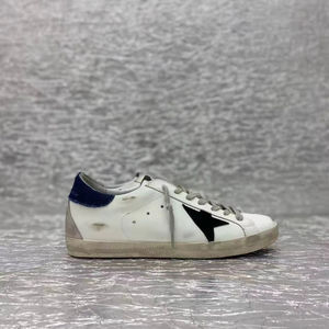 Zapatos para caminar de la marca GGBD, lujosos y a la moda, de cuero genuino, con cordones desgastados, logo dorado, decoración de estrellas, zapatos casuales. - Product Image 3