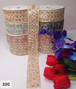 Tissu en dentelle brodé à la main 'Whispers of Bloom' sur mesure pour les robes de mariée Sarees Lehengas décorations de bordure - Product Image 3