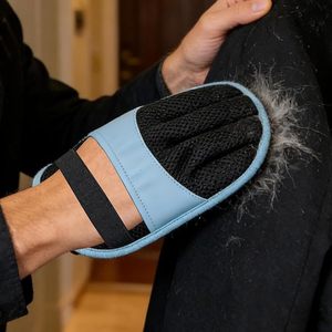 Gants anti-poils pour animaux de compagnie OEM pour chiens et chats, brosse antistatique, outil de toilettage avec peigne en forme d'arc, en polyester - Product Image 2