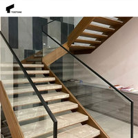 Escalier sur mesure en marbre onyx blanc poli Tostone, de qualité supérieure, pour halls d'hôtel, villas, intérieurs commerciaux, écologique