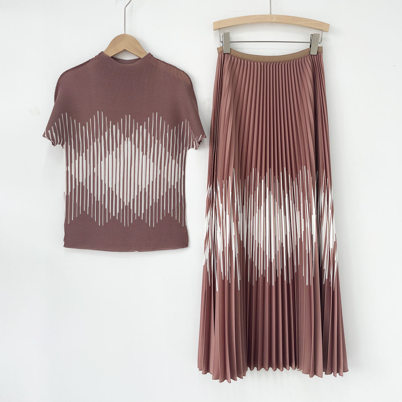 สีน้ำตาล