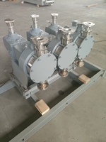 Pompe doseuse à diaphragme triplex avec 3 têtes de pompage |   Pompe doseuse hydraulique pour injection de plusieurs fluides |   Précision ±10%