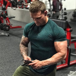 Camiseta de fitness Ultra suave para hombre, camiseta transpirable de secado rápido para correr, top de entrenamiento con material de alta calidad e impresión personalizada - Product Image 6