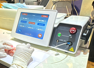 Dispositivo Láser de Lipólisis para Eliminación Vascular, Tratamiento de Venas Varicosas, Láser de Diodo EVLT de 980 1470nm, Máquina de Cirugía Estética - Product Image 2