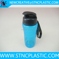 Bouteille d'eau de sport en plastique avec infuseur de fruits 720ml