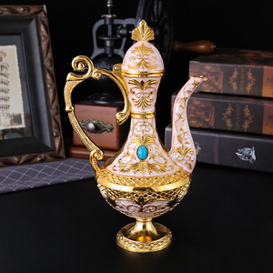 Juego de Vino de Lujo Vintage, Estilo Palacio Europeo, Decantador y Copas de Vino, Juego de Vino Exquisito con Relieve de Aleación - Product Image 3