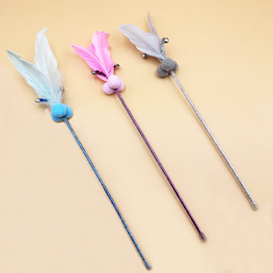 Bâton de chatonnière pour chat avec plumes et clochette, jouet durable à long manche pour l'auto-entretenissement et le soulagement de l'ennui des animaux de compagnie - Product Image 4