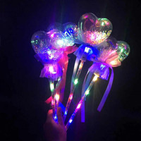 Baguette lumineuse LED de Noël, boule magique scintillante, bâton lumineux en plastique, outil lumineux fantaisie pour les fournitures de fête d'anniversaire des enfants