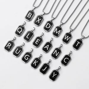 Collar con Colgante Cuadrado Negro de Moda, Alta Calidad, Venta al Por Mayor de Fábrica, Collar de Acero Inoxidable con Letras Mayúsculas del Alfabeto Inglés (26 Letras) - Product Image 5