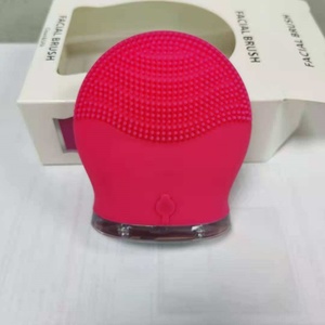 Brosse nettoyante faciale en silicone, mini appareil de beauté portable pour exfolier les points noirs et éliminer les peaux mortes - Product Image 4