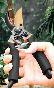 Vente flash - Sécateur de jardin léger en acier de qualité supérieure pour la taille des fleurs, des arbres fruitiers et du jardinage - Product Image 6
