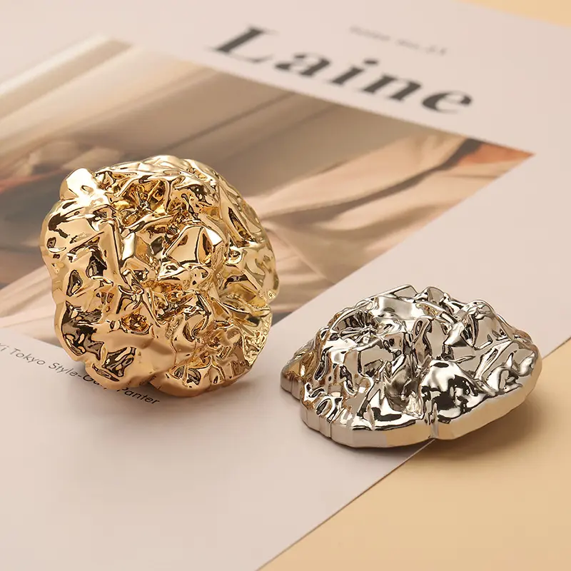 High quality women clothing decorative accessories custom size golden metal shank button for coat