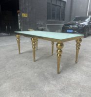 Table de banquet rectangulaire de luxe en verre avec pieds en métal doré perlé pour événements et fêtes – Approvisionnement direct usine