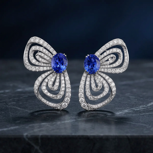 Boucles d'oreilles papillon de luxe en or blanc 18 carats avec saphir bleu et diamants pour femmes, bijoux haut de gamme, boucles d'oreilles à clous en saphir naturel - Product Image 1