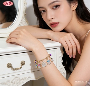 Pulsera de moda con dije de estrella fantasma chapado en oro, con esmalte colorido e incrustaciones de cristal, cadena ajustable, estilo dulce y moderno. - Product Image 4