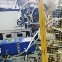 Machine à riveter automatique de haute précision à alimentation automatique pour l'assemblage de tôles et de pièces automobiles