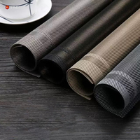 Set de Napperons de Table en PVC Tressé Gris Imperméable Personnalisé pour Cuisine et Restaurant – Idéal comme Cadeau