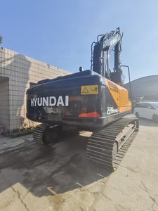 Excellente Excavatrice d'occasion Hyundai 220LC-9S de 22 tonnes avec moteur, godet de 1 m³, puissance de 125 kW, pompe hydraulique PLC et boîte de vitesses. - Product Image 4