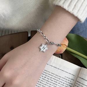 สร้อยข้อมือเงินแท้ S925 รูปดาว พร้อมจี้ตัวอักษร H เครื่องประดับสำหรับใส่ทุกวันสำหรับทุกเพศ - Product Image 2