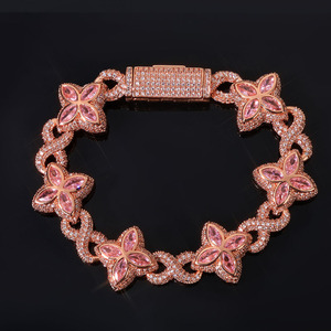 แฟชั่นใหม่ปี 2025 สร้อยข้อมือแบบ Cuban Link ชุบทอง 18k ลายใบโคลเวอร์สี่แฉก ประดับเพชรซิคอน 8 ตัว สร้อยข้อมือฮิปฮอปสำหรับผู้ชายและผู้หญิง - Product Image 2