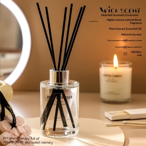 Vela Aromática Premium Hecha a Mano con Cera de Soya Natural y Aroma a Flor de Cerezo, Caja de Regalo, Pieza Decorativa, Set de Regalo para el Festival Qixi - Product Image 3
